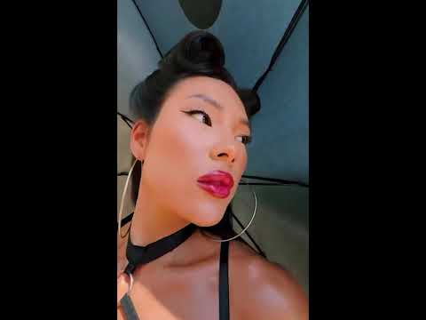 Çiçek İşlemeli Halter Yaka İç Giyim Seti Balenli Şeffaf ve Jartiyerli Fantazi Takım 03840